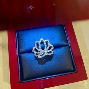 SWAROVSKI Symbolic Lotus Ring